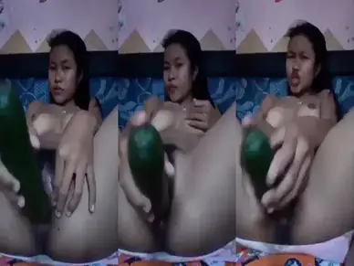 ABG Indo Sange Berat Colmek Pakai Timun Gede Becek