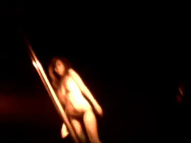 Striptis Di Hotel Bintang 3 Memek Basah Siap Ngewe